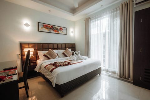 Deluxe Double Room | In-room safe, soundproofing, iron/ironing board, free WiFi