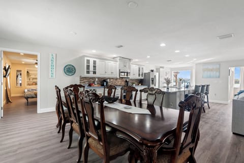 Dining table to enjoy meals with friends and family 