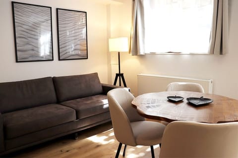 Basement vacation accommodation close to the beach - With free bed linen package - Charming Apartment in Sierksdorf