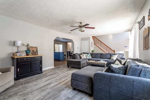 Lake Front | 5 Bedroom | Fire Pit | Pet Friendly House in Coolbaugh Township