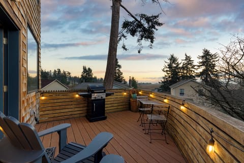 Outdoor living on the deck.