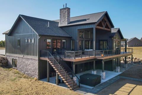 House (5 Bedrooms) | Interior