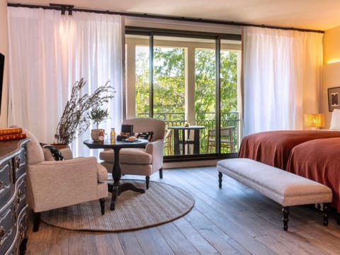 Premium bedding, free minibar items, in-room safe, blackout drapes