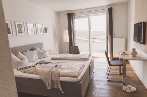 Double Room | Hypo-allergenic bedding, soundproofing, free WiFi, bed sheets