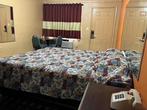 Basic Room, 1 King Bed | Free WiFi