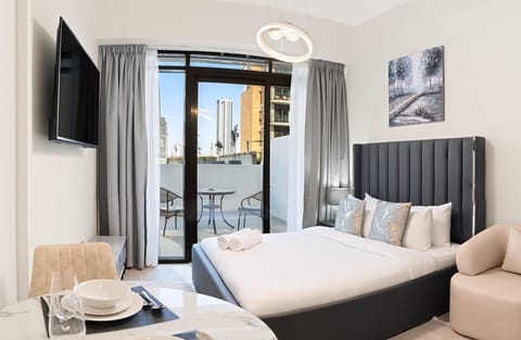 Classic Studio, City View | In-room safe, blackout drapes, iron/ironing board, free WiFi