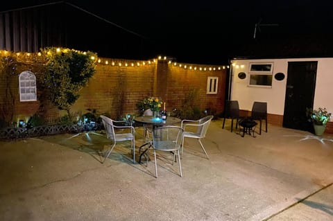 House | Outdoor dining