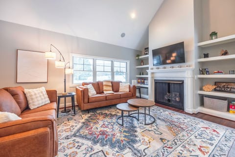 Living Room with Gas Fireplace