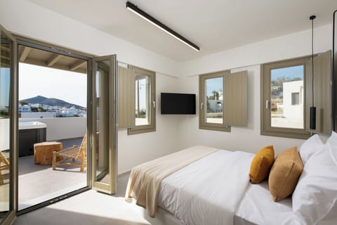 Premium Room with Jacuzzi | Iron/ironing board, free WiFi, bed sheets