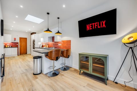 Living / kitchen area