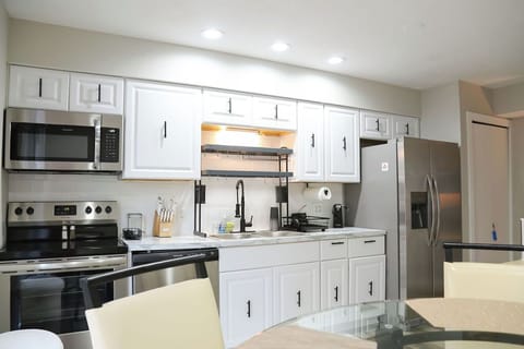 Fully equipped kitchen