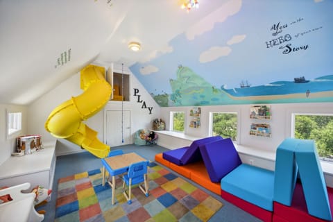 The fun playroom!