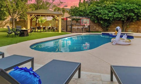 Come enjoy this private backyard with *heated pool and hot tub :-)