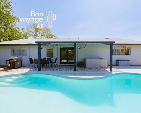 Welcome to our gorgeous old town Scottsdale Casa in perfect location with private pool and hot tub!