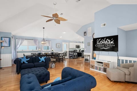 CW03: Starfish Serenade | TL Living Area, Deck Access