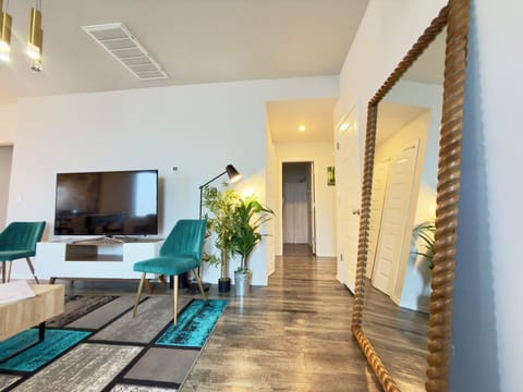 Discover this stylish 3-bedroom home, perfect for a comfortable stay. House in Oklahoma City