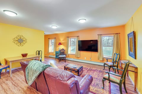 Hyde Park Vacation Rental | 1BR | 1BA | Steps to Enter | 1,280 Sq Ft