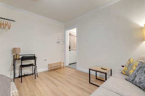 Perfect for a long-term stay in Monterey Park—modern, clean, and comfortable.