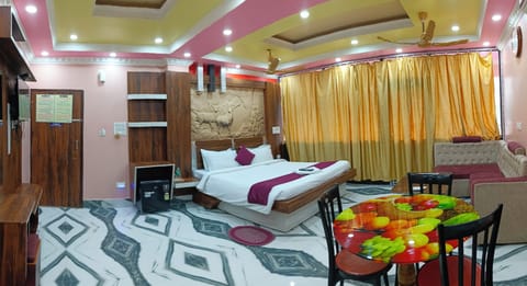 Deluxe Double Room | Free WiFi