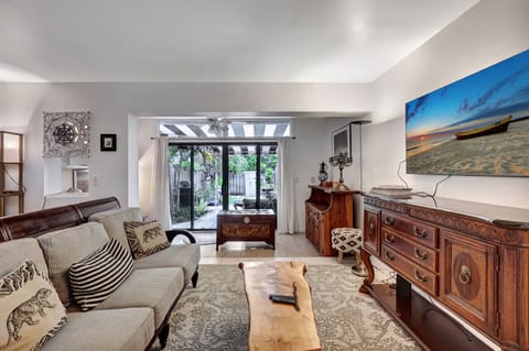 Cozy and stylish living room, perfect for unwinding after a long day.