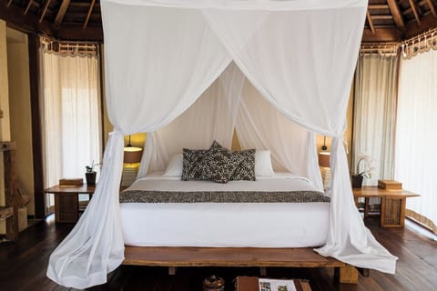 Premium bedding, pillowtop beds, minibar, in-room safe