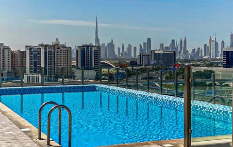 2 outdoor pools