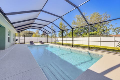 Palm Coast Vacation Rental | 4BR | 2BA | 1 Step to Enter | 2,150 Sq Ft