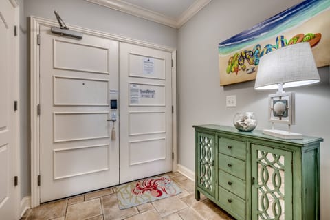 New! Stunning 7th Floor Oceanfront Condo at North Beach Resort & Villas-$300 FREE Activities Daily! Apartment in North Myrtle Beach