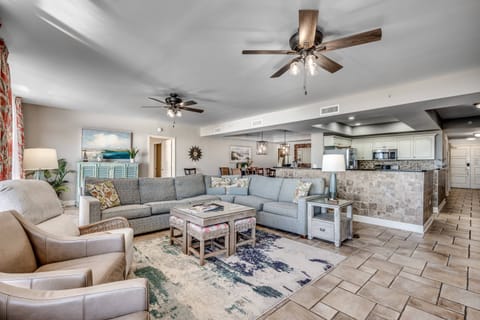 New! Stunning 7th Floor Oceanfront Condo at North Beach Resort & Villas-$300 FREE Activities Daily! Apartment in North Myrtle Beach