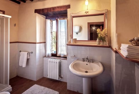 Double Room, Private Bathroom, Garden View | Bathroom | Shower, rainfall showerhead, hair dryer, bidet