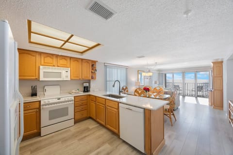 Beach Place 506 Kitchen