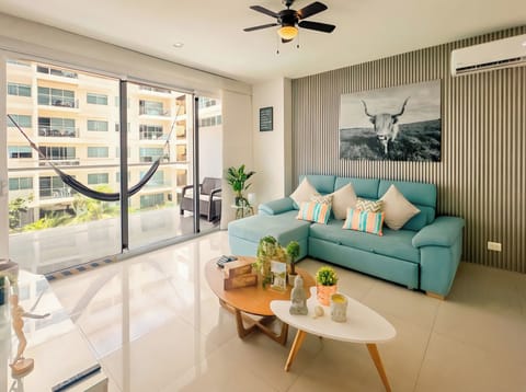 Comfotable apartment with balcony with beach and ocean views.