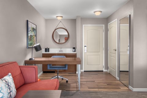 Studio, 1 King Bed, Non Smoking (with Sofabed) | Minibar