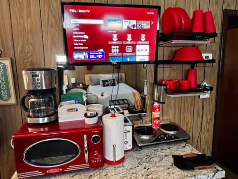 Queen studio in Paradise on lake superior, two queen beds and coffee station