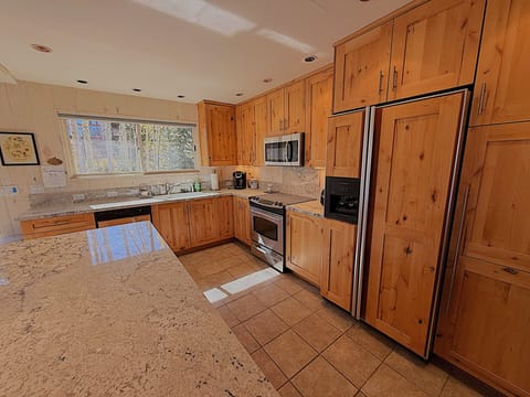 Fully Stocked Kitchen