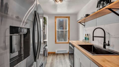 Cook up a storm in the fully equipped kitchen of the back unit! Whether it's a quick snack or a full meal, you'll have everything you need for a delicious, homemade experience.