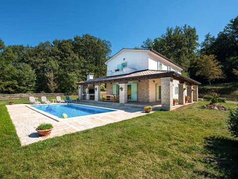 House, Home, Residential Area, Roof, Cottage, Farmhouse, Estate, Swimming Pool, Garden, Villa