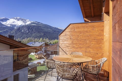 House | Outdoor dining