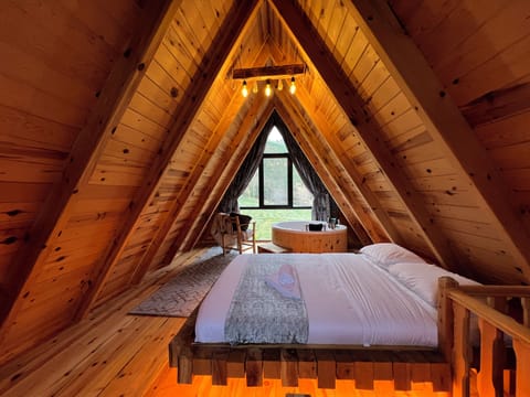 Deluxe Suite, Mountain View | 1 bedroom, premium bedding, soundproofing, free WiFi