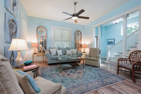 The Porter House - in the heart of Ocean Springs! Walk to downtown!