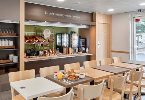 Daily buffet breakfast for a fee