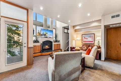 Welcome to Soda Ridge Getaway! This beautiful property is managed by 5 Diamond Lodging