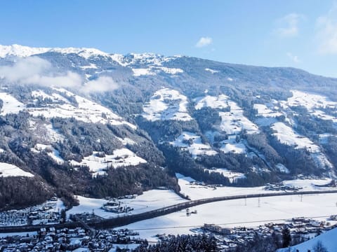 Home, Winter, Apartment, Snow, Freezing, Slope, Balcony, Mountain Village, Glacial Landform, Ski Resort