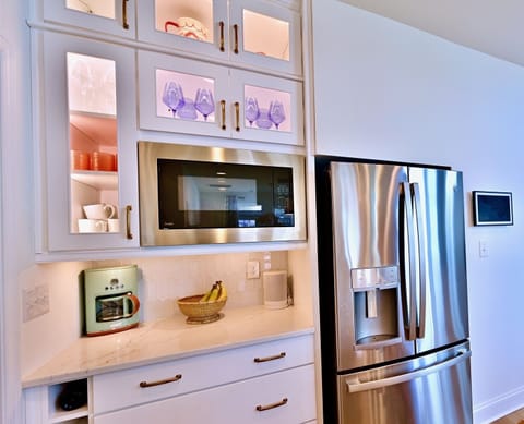 Stocked Chef-Inspired Kitchen with High-end appliances