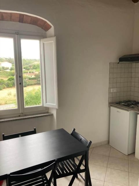 Standard Apartment, Garden View | Private kitchen | Fridge, stovetop, cookware/dishes/utensils