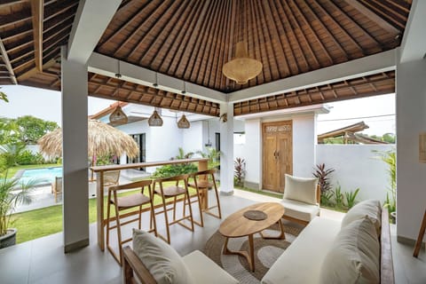 Villa, 3 Bedrooms, Patio, Pool View | Living room