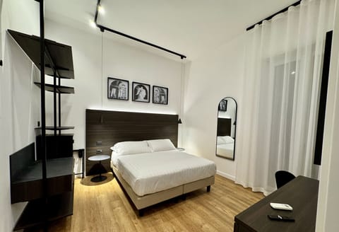 Classic Double Room, 1 Queen Bed, Non Smoking, Private Bathroom | In-room safe, desk, free WiFi