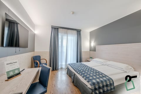 Comfort Double or Twin Room, Non Smoking | Minibar, desk, laptop workspace, free WiFi