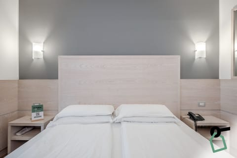 Comfort Double or Twin Room, Non Smoking | Minibar, desk, laptop workspace, free WiFi