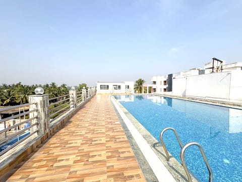 Rooftop pool
